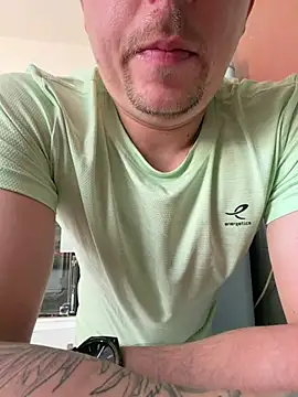 trentenaire08 online show from April 9, 2026, 2:34 pm