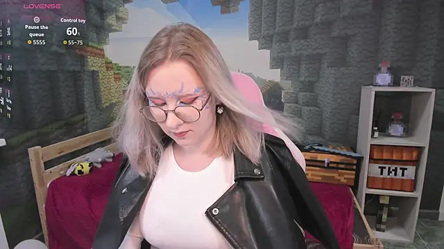 Snapshot of chatting on April 14, 2026, 2:11 pm online show from April 14, 2026, 2:11 pm