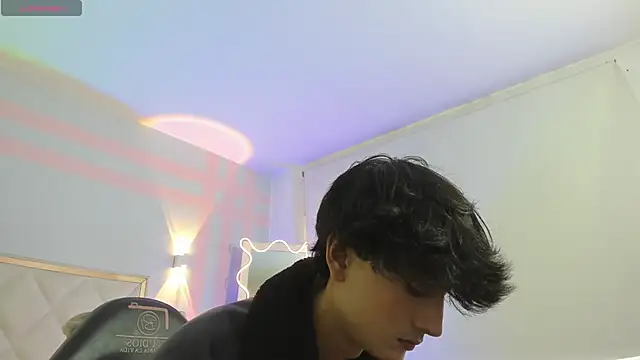 Snapshot of Eidan_tay chatting on April 8, 2026, 7:48 pm Eidan tay online show from April 8, 2026, 7:48 pm