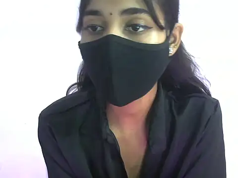 Snapshot of Shanaya_xo chatting on July 8, 2026, 3:02 pm Shanaya xo online show from July 8, 2026, 3:02 pm