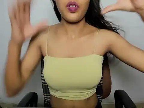 Snapshot of Shanaya_xo chatting on June 19, 2026, 6:47 pm Shanaya xo online show from June 19, 2026, 6:47 pm