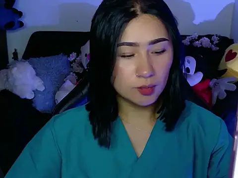 EvelynLeen  online show from July 24, 2026, 8:27 pm
