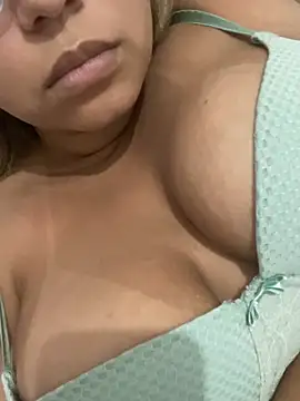 gabyzinha2030 online show from July 21, 2026, 10:44 pm