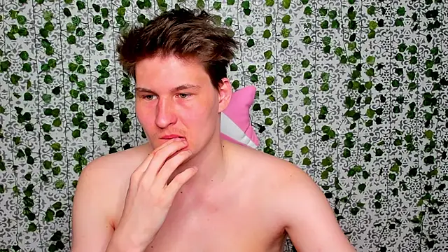 Snapshot of _Srifi_ chatting on April 13, 2026, 9:08 pm Srifi online show from April 13, 2026, 9:08 pm