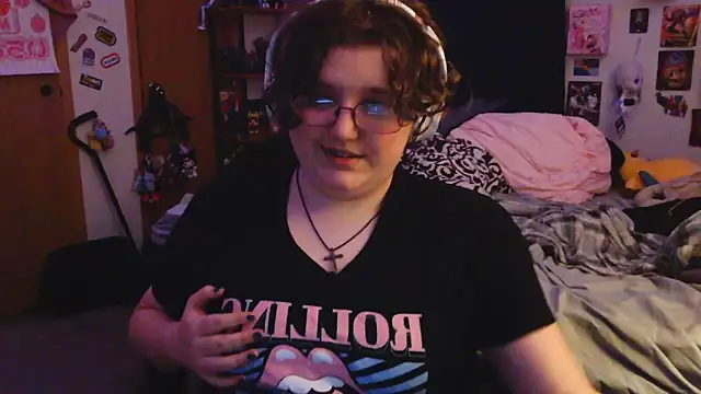 Snapshot of femcelsam chatting on April 8, 2026, 4:03 am femcelsam online show from April 8, 2026, 4:03 am