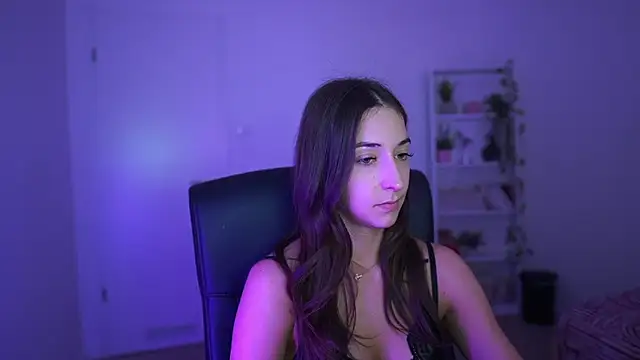 Crystalbrunette18 online show from April 9, 2026, 6:25 pm