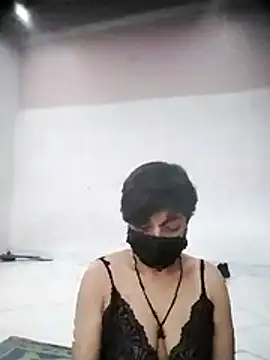 hotty-krtika online show from April 8, 2026, 10:17 am