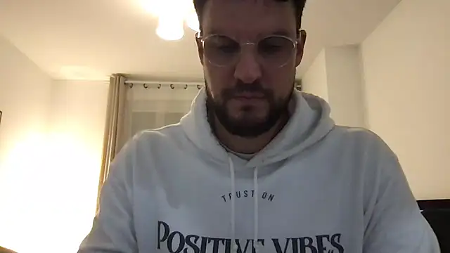 YoloNude online show from April 5, 2026, 7:20 pm