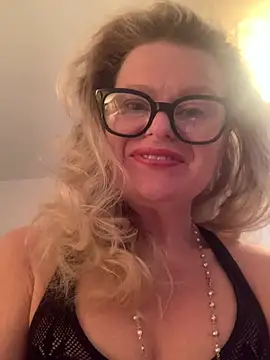 Love Lee xo online show from June 26, 2026, 11:27 am