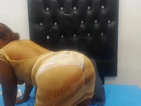 SultrySirenX online show from April 8, 2026, 4:25 am