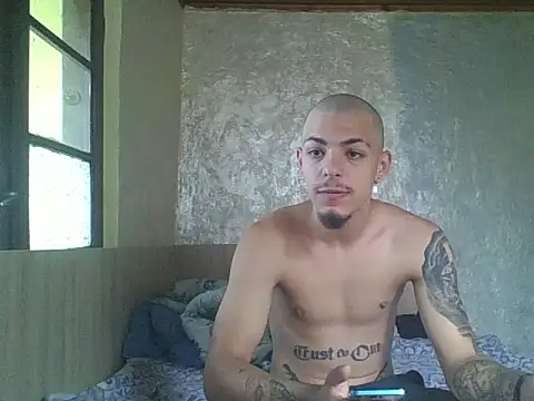 robertmrn112 online show from June 4, 2026, 9:03 am