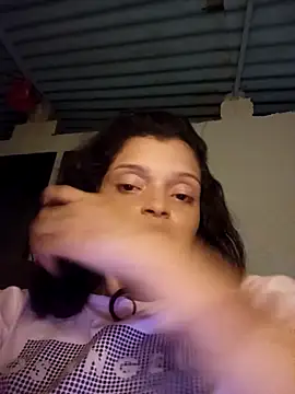 moni dulcesita online show from April 7, 2026, 7:21 am