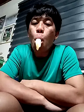 akiramoore online show from July 28, 2026, 3:54 pm
