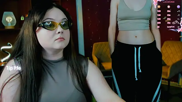 Snapshot of merli_warner chatting on April 15, 2026, 2:54 pm merli warner online show from April 15, 2026, 2:54 pm