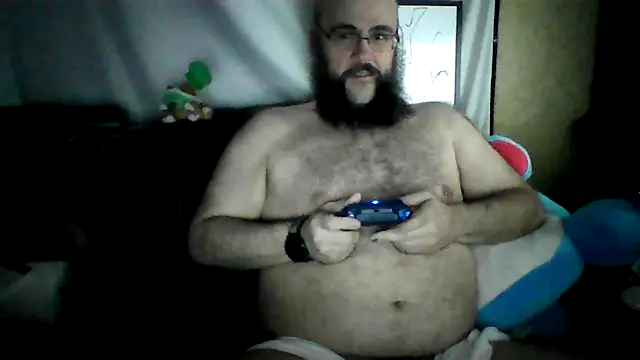 Snapshot of BriTheTopBear chatting on May 29, 2026, 5:13 am BriTheTopBear online show from May 29, 2026, 5:13 am