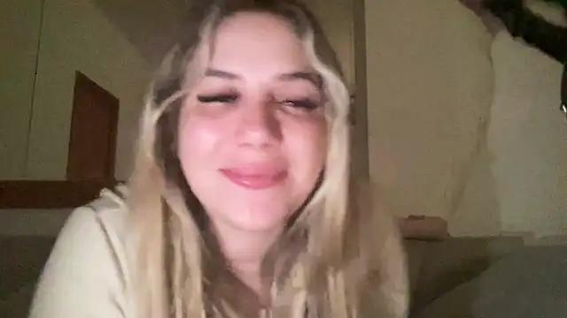 Snapshot of sophiehot69 chatting on April 7, 2026, 9:38 pm sophiehot69 online show from April 7, 2026, 9:38 pm