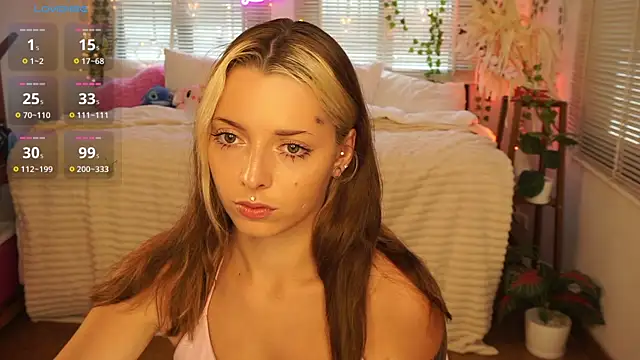 LoraDollie online show from June 15, 2026, 5:18 am