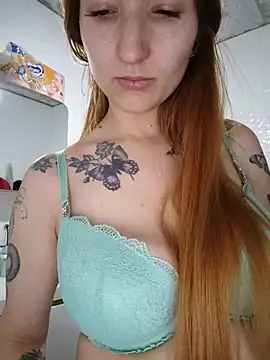 Snapshot of LeonaFox chatting on May 31, 2026, 6:42 pm LeonaFox online show from May 31, 2026, 6:42 pm