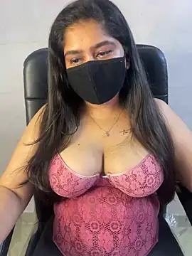 Snapshot of sarasofiaa_ chatting on May 17, 2026, 4:07 pm sarasofiaa online show from May 17, 2026, 4:07 pm