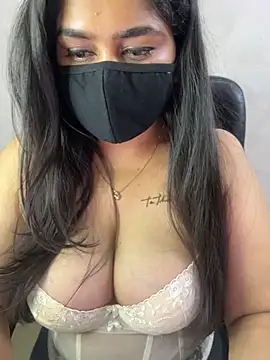 Snapshot of sarasofiaa_ chatting on May 19, 2026, 2:13 pm sarasofiaa online show from May 19, 2026, 2:13 pm