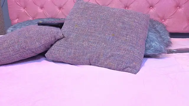 Snapshot of Mia_horney- chatting on April 7, 2026, 1:24 pm Mia horney- online show from April 7, 2026, 1:24 pm