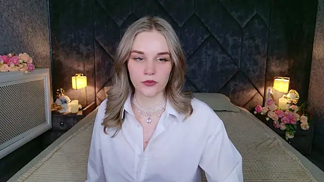 Molly Voses online show from July 28, 2026, 9:03 pm