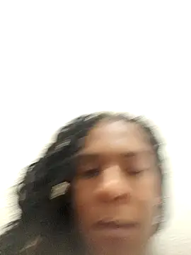 Maggiedot4 online show from April 6, 2026, 4:52 pm