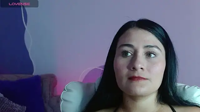 emilylondon 22 online show from April 8, 2026, 1:23 pm