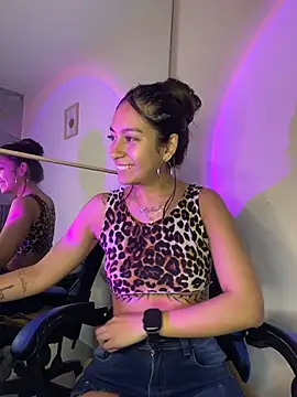 DulceLatinaxo online show from July 9, 2026, 7:35 pm