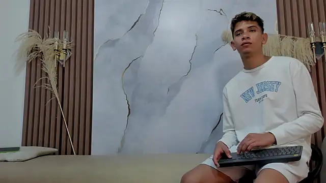 Ethanhot os online show from June 11, 2026, 7:33 pm