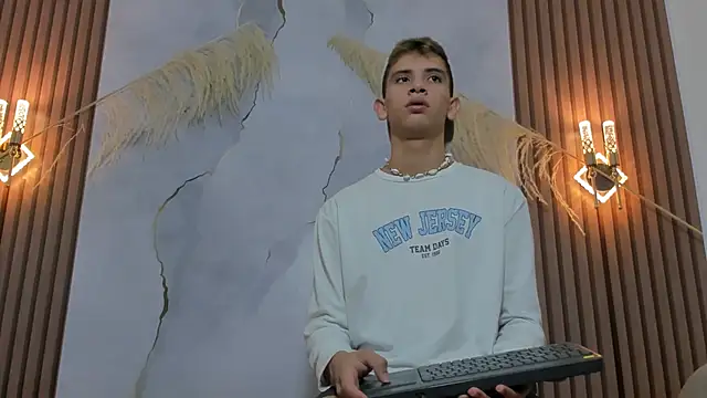 Ethanhot os online show from May 12, 2026, 8:04 pm