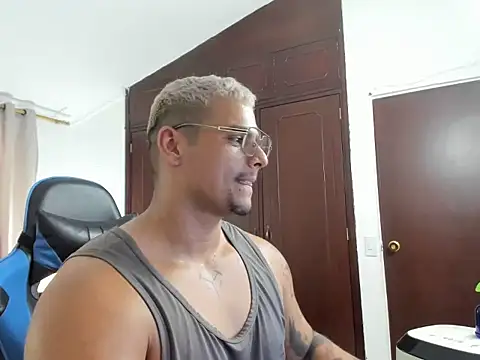 Iron leo online show from April 7, 2026, 9:16 pm