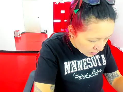 Snapshot of scarlett_red_1 chatting on May 25, 2026, 4:17 pm scarlett red 1 online show from May 25, 2026, 4:17 pm