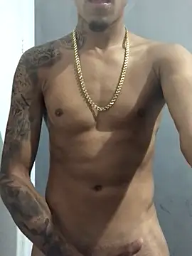 mauriciosouza02 online show from April 18, 2026, 2:36 am