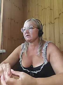White-Chocolatte online show from July 20, 2026, 10:00 am