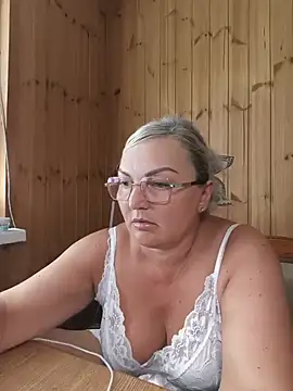 White-Chocolatte online show from June 23, 2026, 2:15 pm