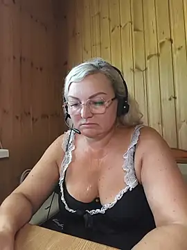 White-Chocolatte online show from July 1, 2026, 7:30 am