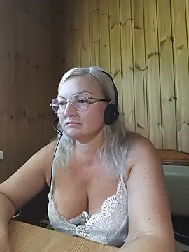 White-Chocolatte online show from July 28, 2026, 6:54 am