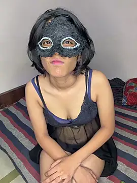 Love Birds00 online show from June 10, 2026, 8:37 am
