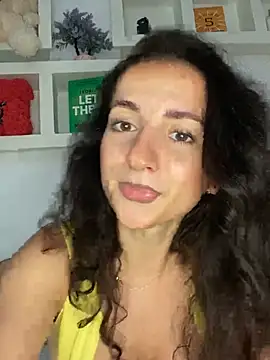 Snapshot of KarolDolly05 chatting on July 16, 2026, 12:57 pm KarolDolly05 online show from July 16, 2026, 12:57 pm