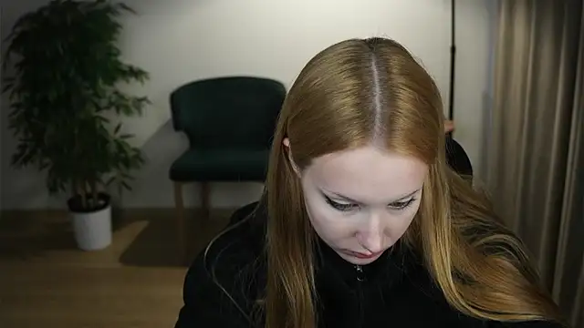 AlmedaWalmer online show from April 7, 2026, 3:25 pm