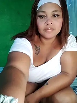 Nikita Glam online show from May 17, 2026, 2:11 am