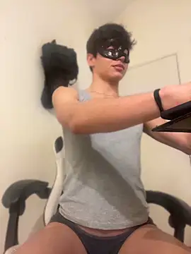 ojitosdegato online show from April 23, 2026, 2:51 pm