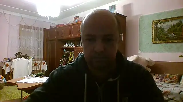 Luceriusbigass online show from December 4, 2025, 5:56 pm