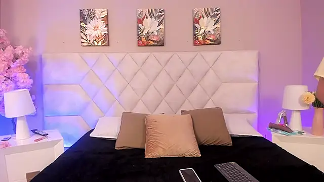 Victoria  lee online show from April 30, 2026, 3:13 am