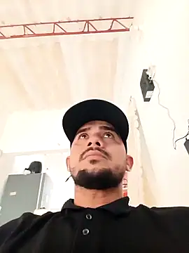 Snapshot of franDuxxx chatting on April 7, 2026, 7:15 pm franDuxxx online show from April 7, 2026, 7:15 pm