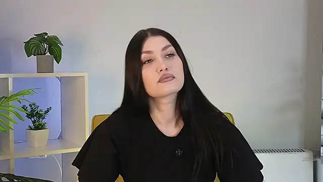 CheyenneGerla online show from April 8, 2026, 8:05 am