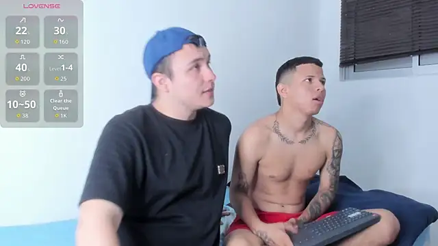 Snapshot of Steven_and_Benji chatting on April 8, 2026, 11:33 am Steven and Benji online show from April 8, 2026, 11:33 am