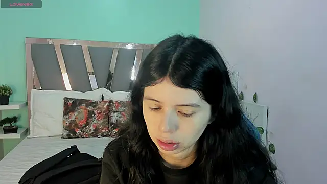 Sophie Copers online show from June 16, 2026, 2:17 pm