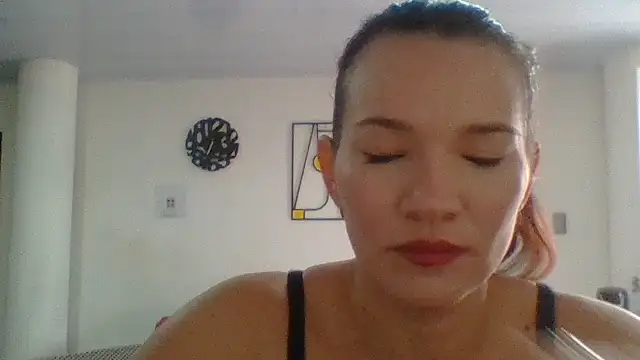 Snapshot of valery_fitt chatting on June 9, 2026, 10:11 pm valery fitt online show from June 9, 2026, 10:11 pm